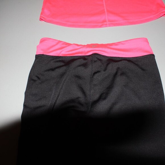 Active BY Old Navy 2 Pcs Capri Top Set Size Large - Picture 10 of 10
